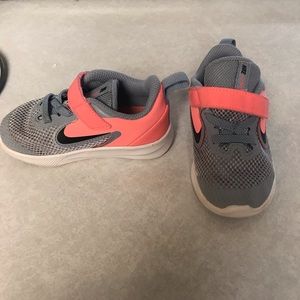 Nike toddler girl tennis shoes 5
